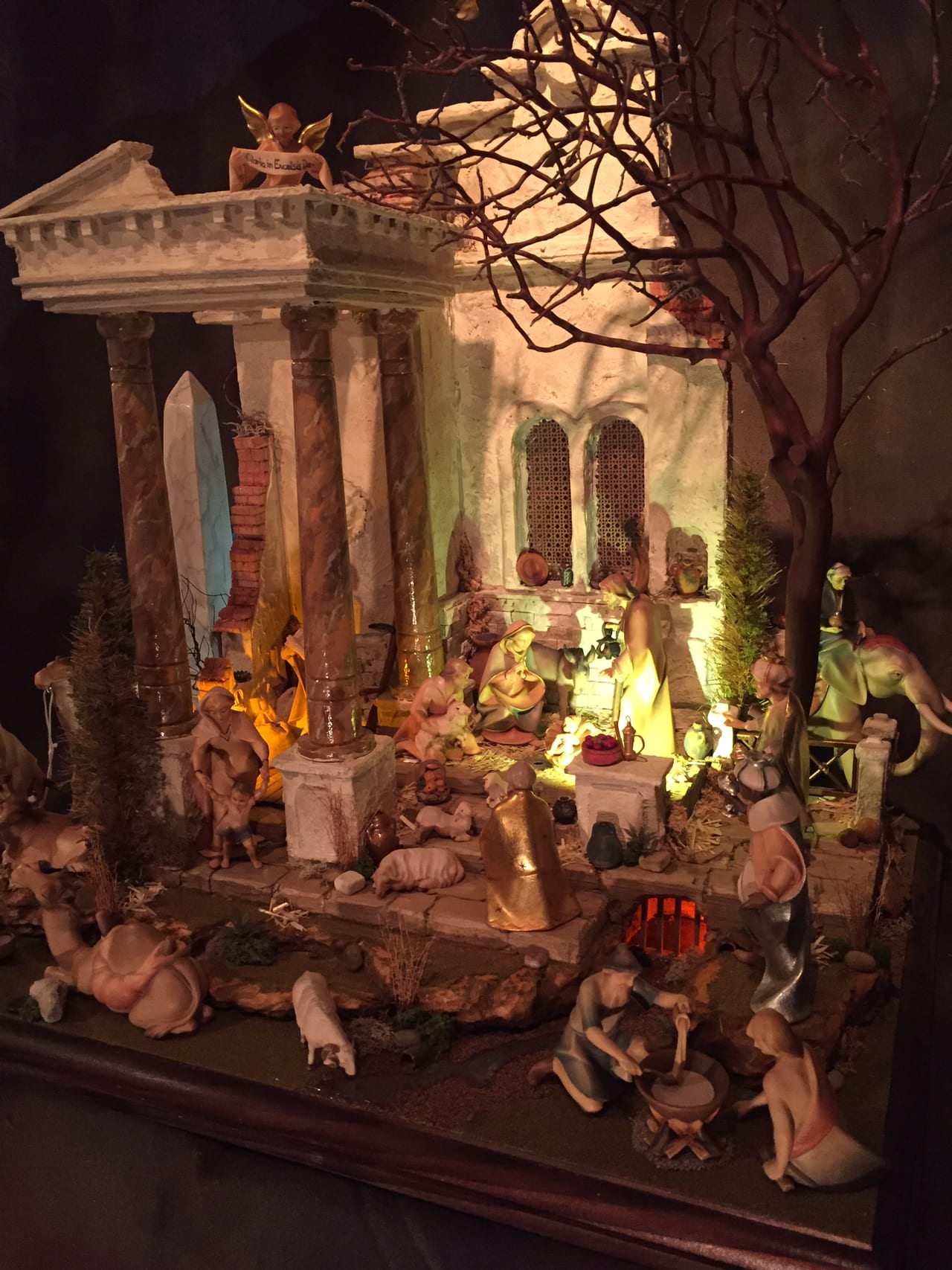 The Roman Forum Nativity, photograph 5