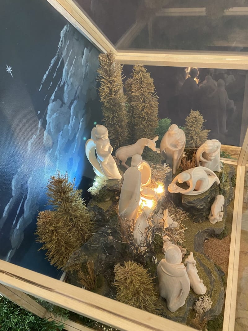 The Sanctuary Grove Nativity, photograph 3
