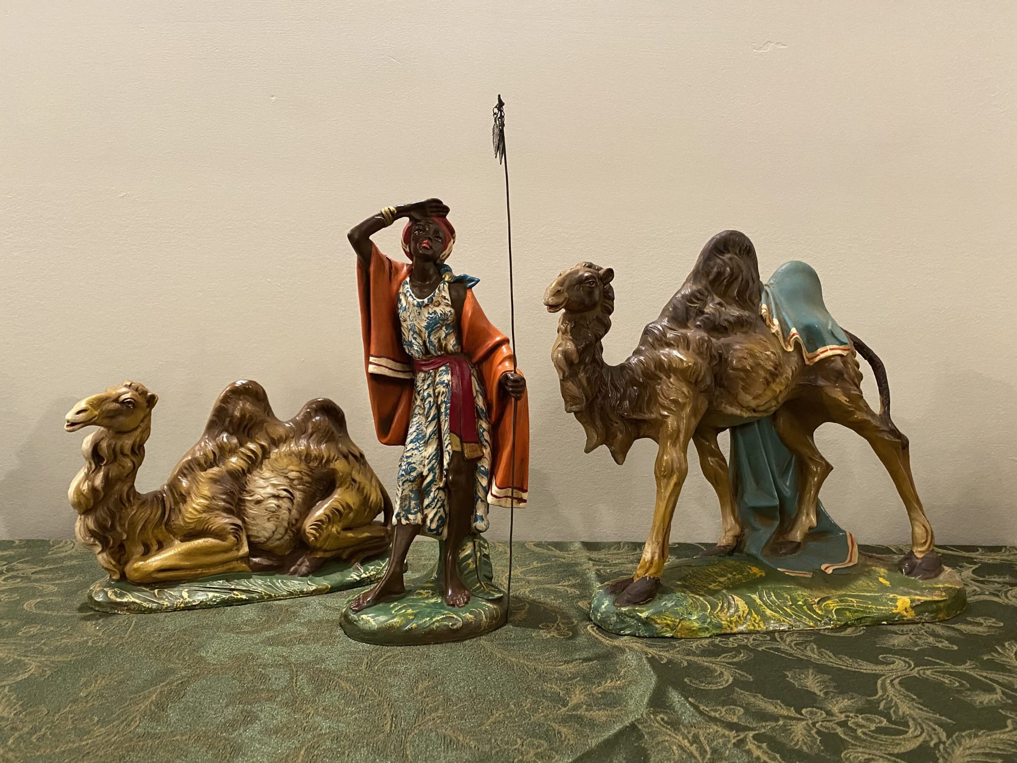 Fontanini's Vintage 12" Nativity, photograph 3