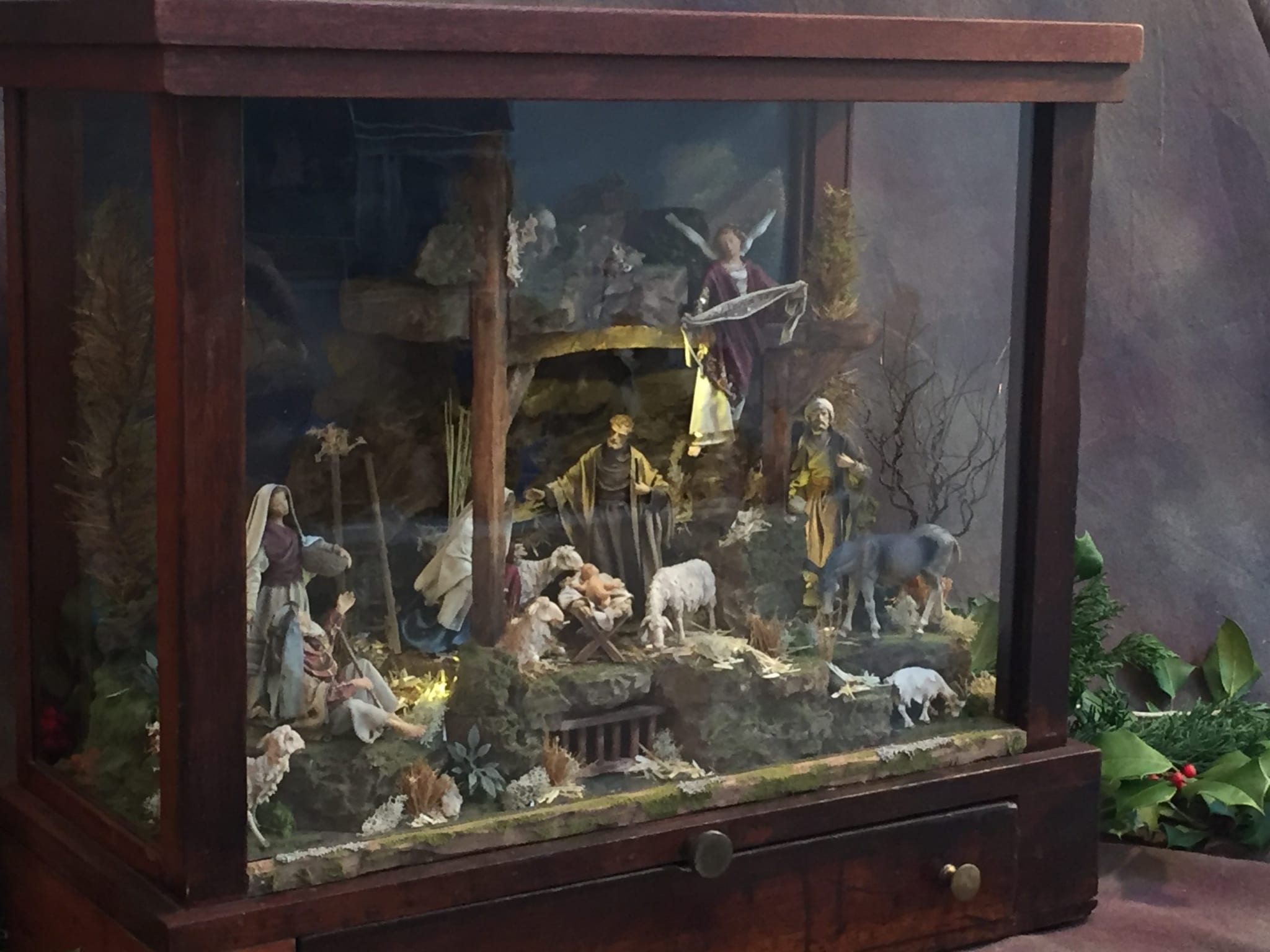 Traveling Assayers Case Nativity, photograph 3