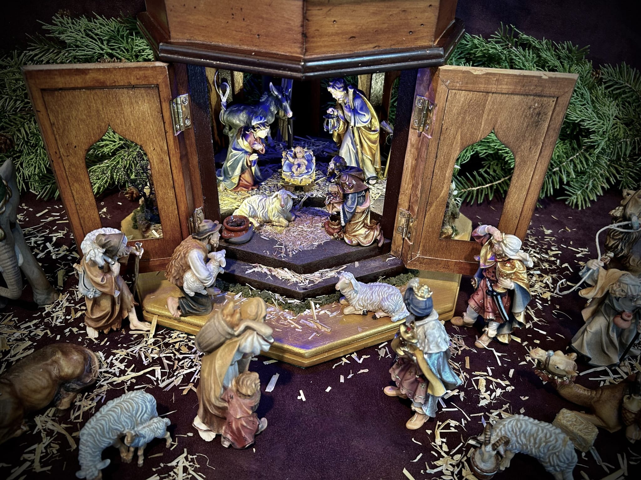 The Renaissance Duomo Nativity, photograph 2