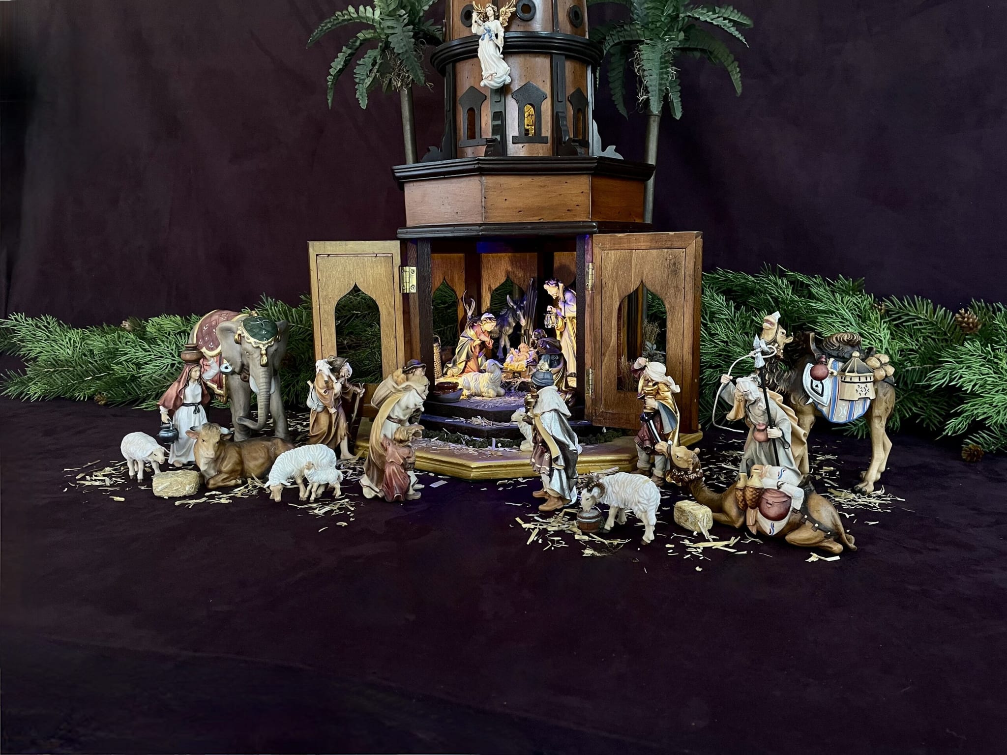 The Renaissance Duomo Nativity, photograph 7